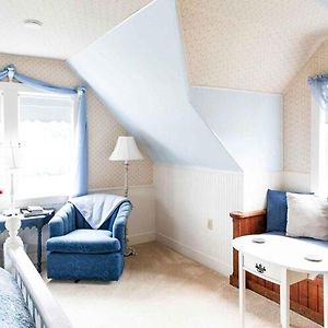 John Barry Room Queen Room Ocean Views