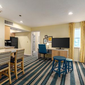 One Bedroom King Suite