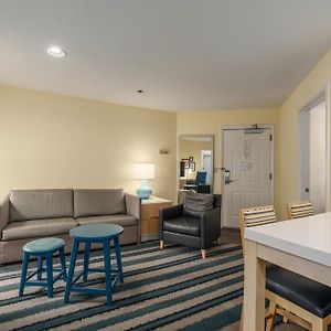 Two Bedroom Suite One King Two Double Beds