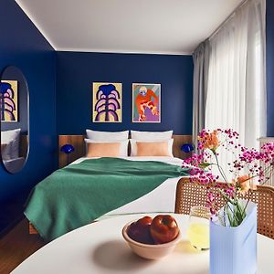 Medium King Room