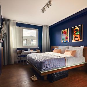 Medium King Room