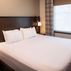 One-Bedroom King Suite