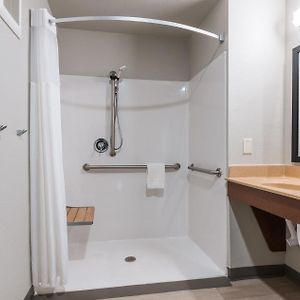 Queen Room Mobility accessible