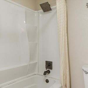 Queen Room Two Queen Beds Water View