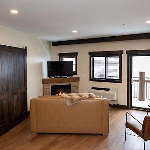 Superior One-Bedroom King Suite