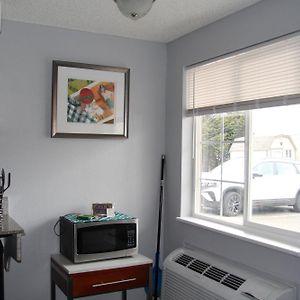 Queen Studio