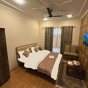 Budget King Room
