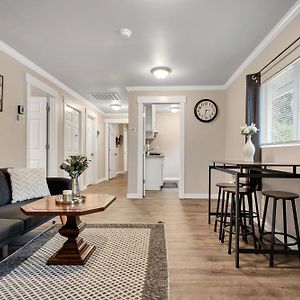 Holiday Three-Bedroom Home