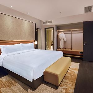 Executive Deluxe King Suite
