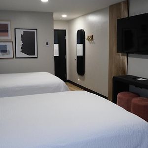 Queen Room Mobility accessible
