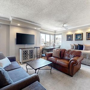One-Bedroom King Suite