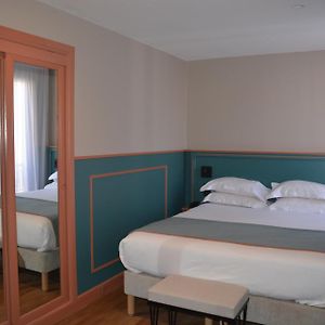 Classic Queen Room