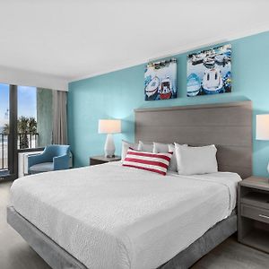 Schooner Oceanfront Deluxe King Cabana Room