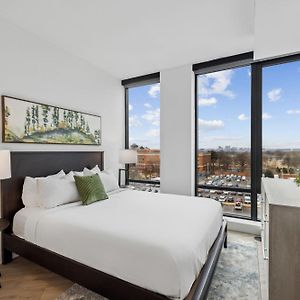 One-Bedroom Deluxe Apartment