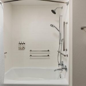 Queen Room Hearing Accesible