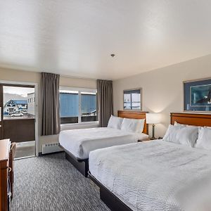 Standard Queen Room Two Queen Beds