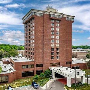 Brooklyn Center Hotel & Conference Center