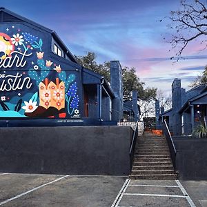 Heart Of Austin Hideaway