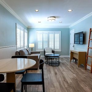 One-Bedroom King Suite