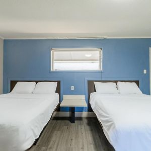 2 Full Bed Smoking