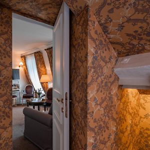 Signature Suite