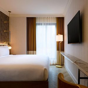 Deluxe  Room Mobility accessible