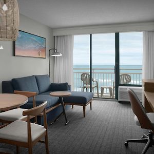 One-Bedroom Oceanfront Suite
