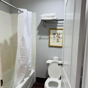 Queen Room Mobility accessible