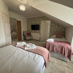 Triple Room Bathroom