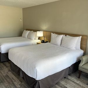 Queen Room Two Queen Beds Pet Friendly or Non-Smoking