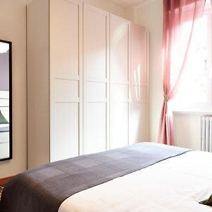 Deluxe One-Bedroom Apartment