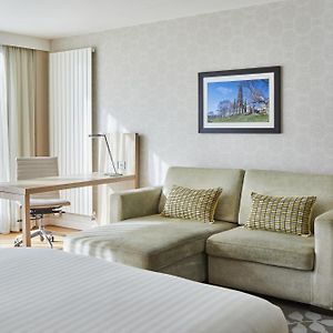 Large Studio Two Double Beds