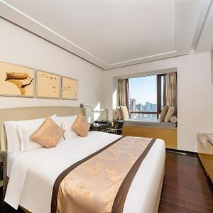 Superior King Suite