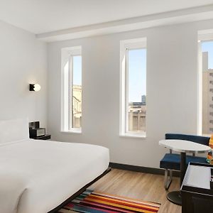 King Room Mobility or hearing accessible