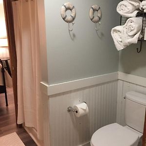 Family Room Private Bathroom