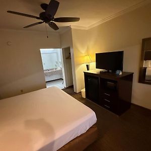 Inn Of Navasota Hotel