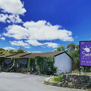 Siesta Motel