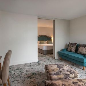 Super Deluxe Room