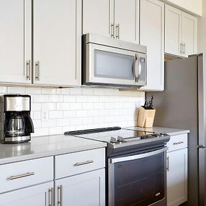 Superior One-Bedroom Apartment