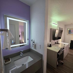 The Aqua Pacific Hotel