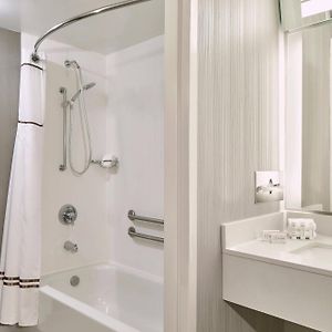 Queen Room Mobility accessible