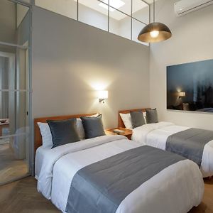 Deluxe Queen Suite