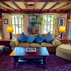 Magical Post And Beam Loft Downtown Newport!