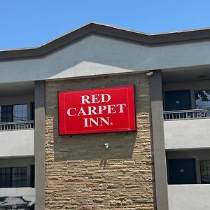 Red Carpet Inn - Stamford