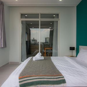 One-Bedroom Apartment City View