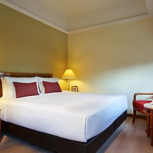 Deluxe Two-Bedroom Apartment
