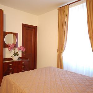 One-Bedroom King Suite