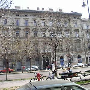 Adagio Hostel 1.0 Oktogon