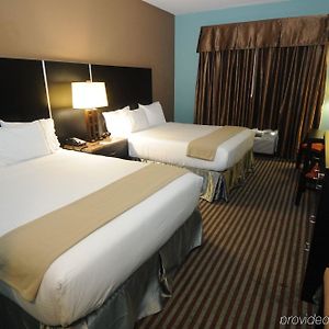 Standard Queen Room Two Queen Beds Communications Accessible