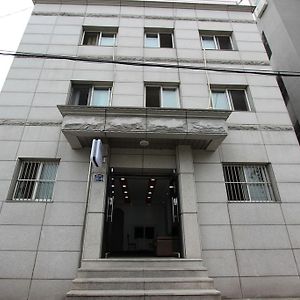 Seoul Tower Family Guesthouse